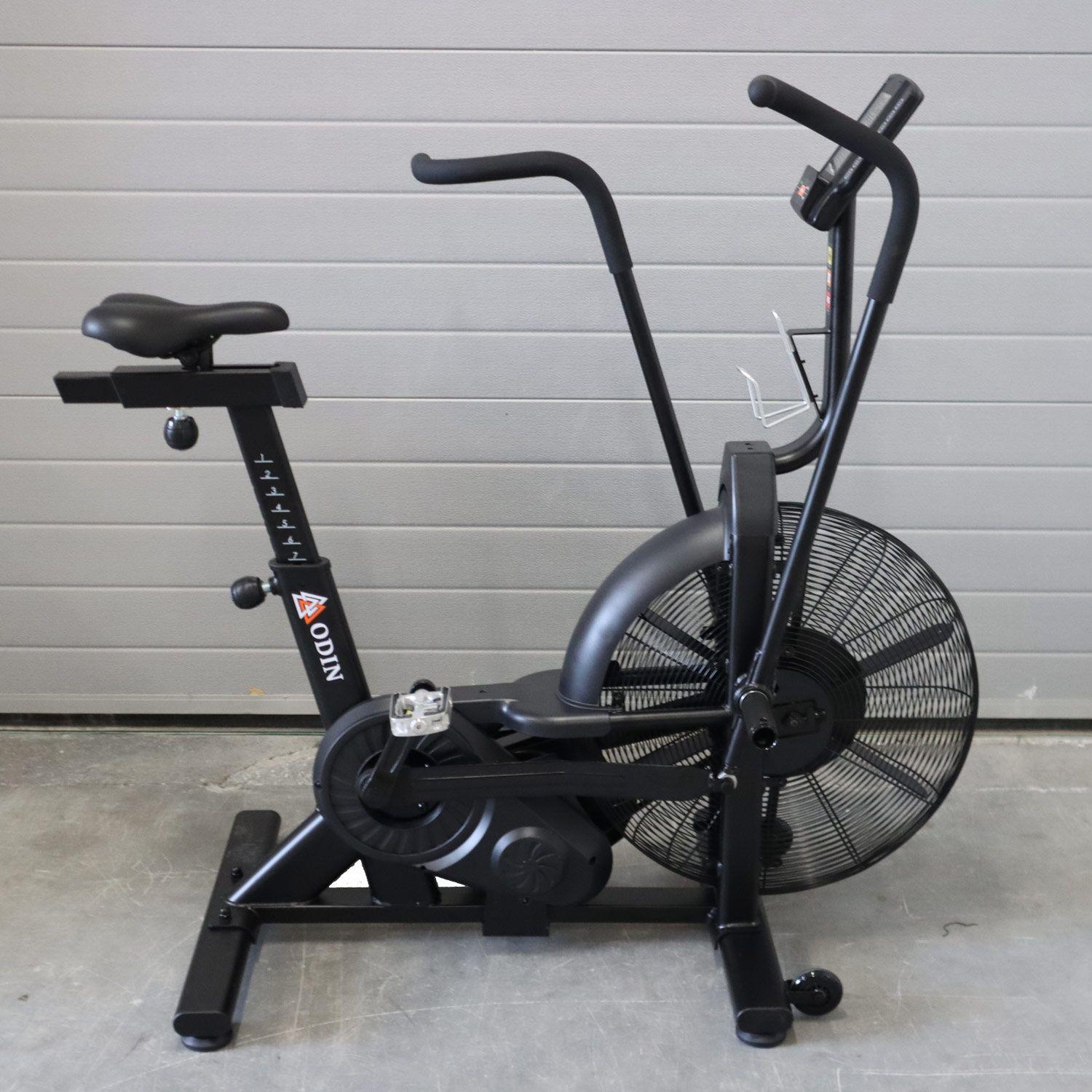 ODIN A1000 airbike med fläkthjul och rörliga armtag för helkroppsträning