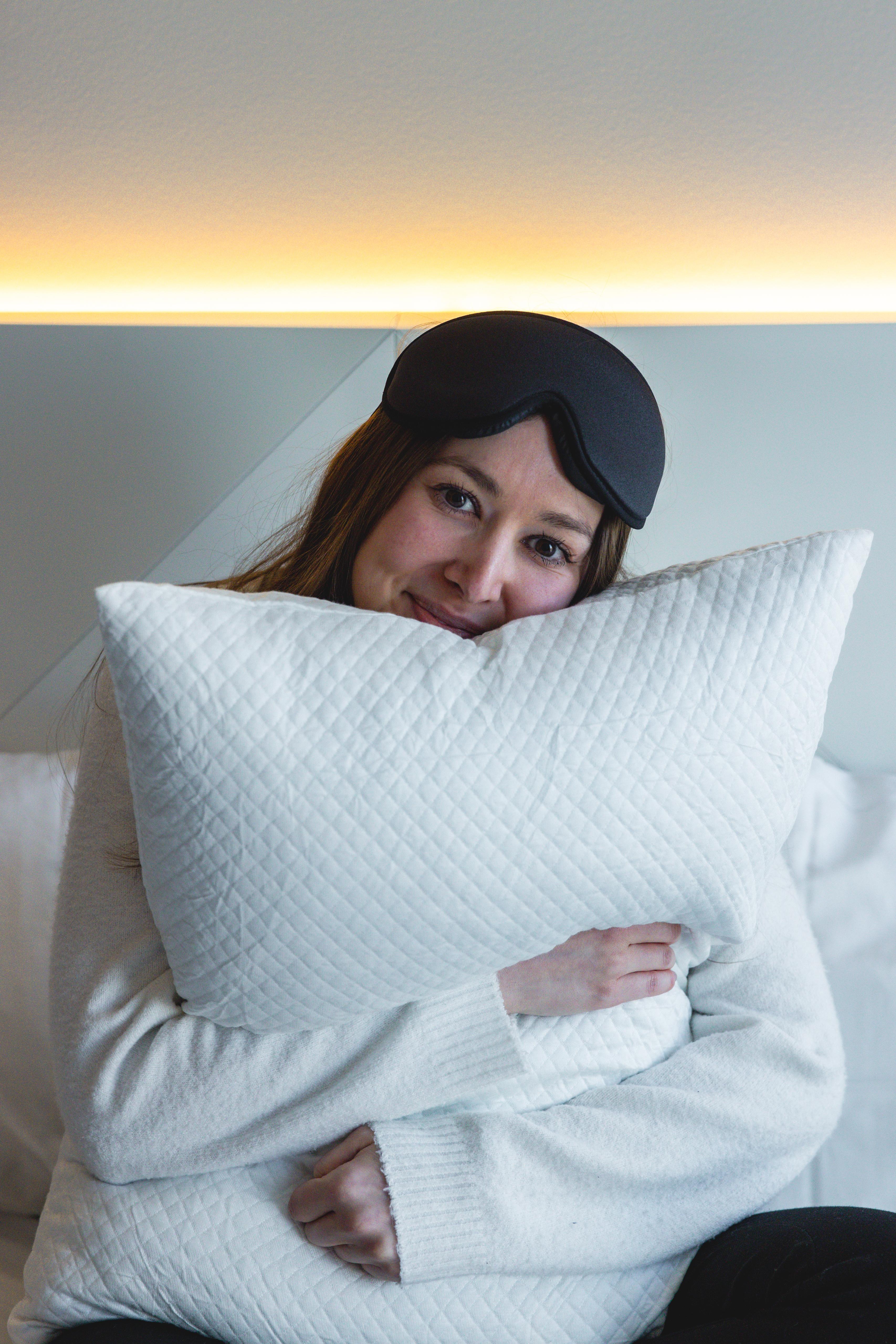 RestliPillow Fluff minnesskumkudde med bambuöverdrag och kylteknik